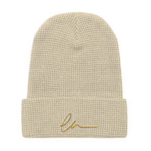 Cargar imagen en el visor de la galería, Giraffe-Signature Waffle beanie
