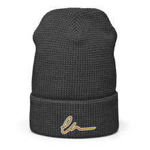 Cargar imagen en el visor de la galería, Giraffe-Signature Waffle beanie
