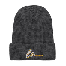 Cargar imagen en el visor de la galería, Giraffe-Signature Waffle beanie
